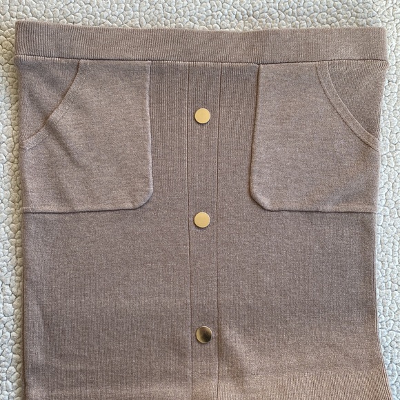 NWT Retrology Beige Tan Sweater Skirt, Size medium - Picture 4 of 10